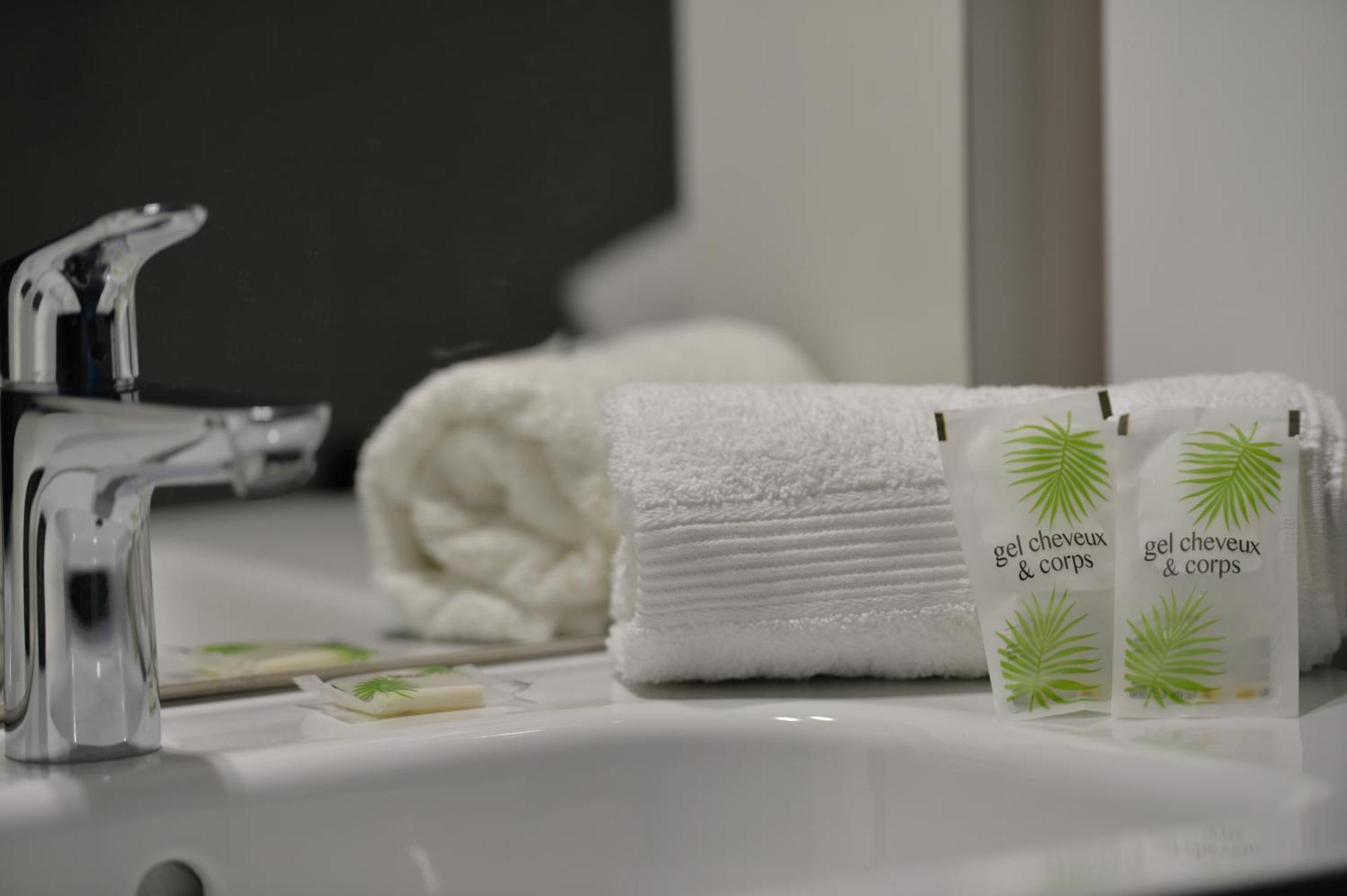 Appartement Cosy Et Confortable A Deux Pas Du Lac エクヌヴェクス エクステリア 写真